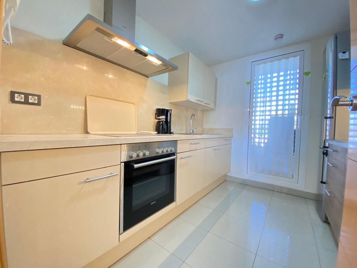 Mittelgeschoss-Wohnung in Estepona, Estepona, 7/12