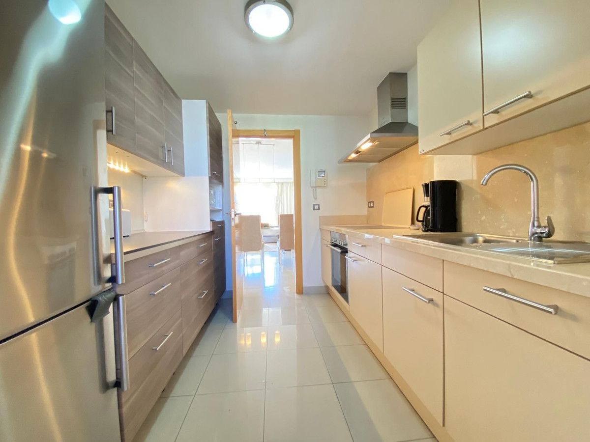 Mittelgeschoss-Wohnung in Estepona, Estepona, 8/12