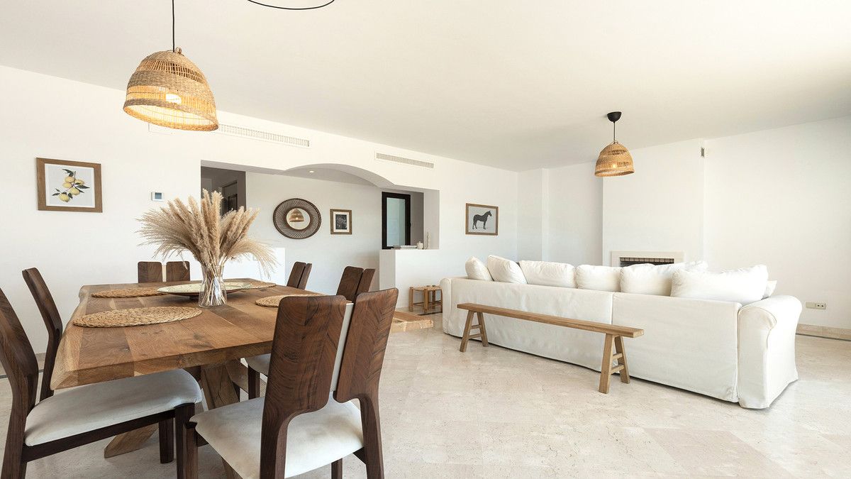 Penthouse in Casares, Casares, 5/12