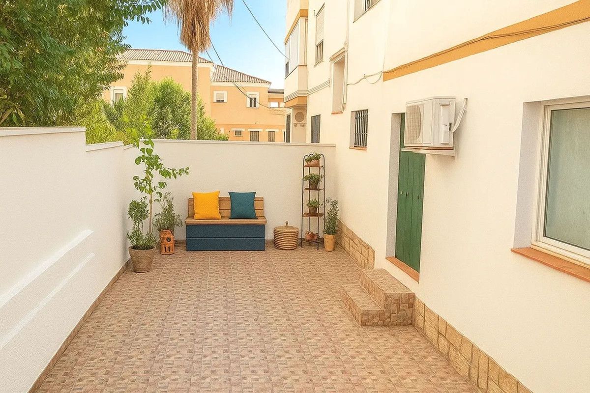 Ground Floor Apartment in Benalmadena Costa, Benalmadena Costa, 2/12