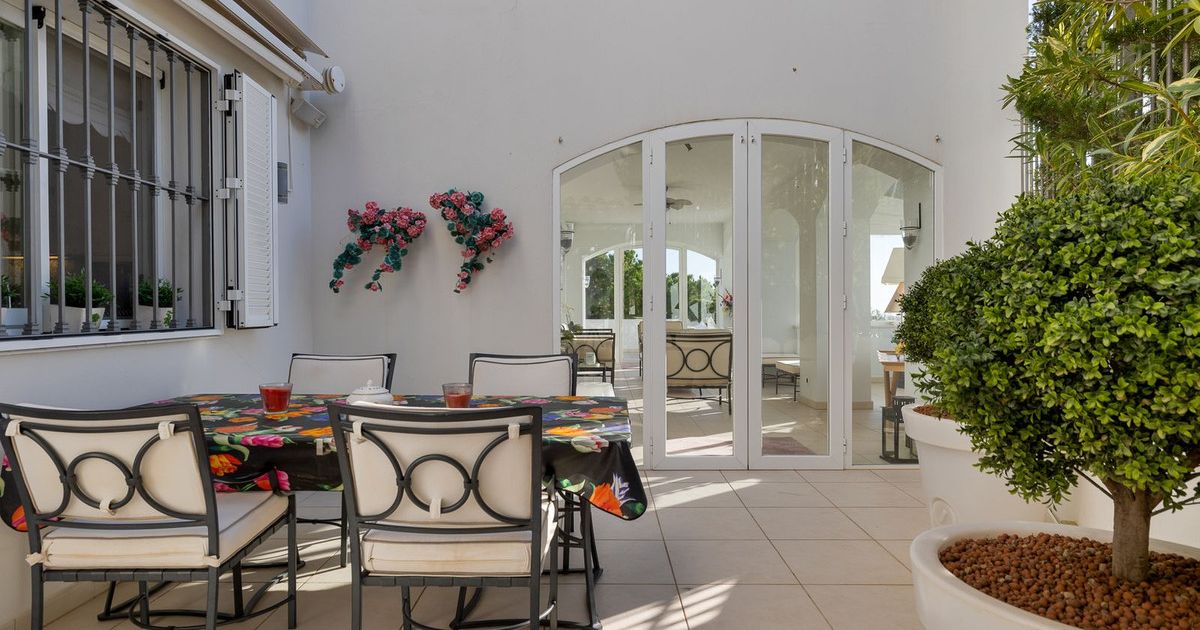 Duplex in La Heredia, La Heredia, 9/12