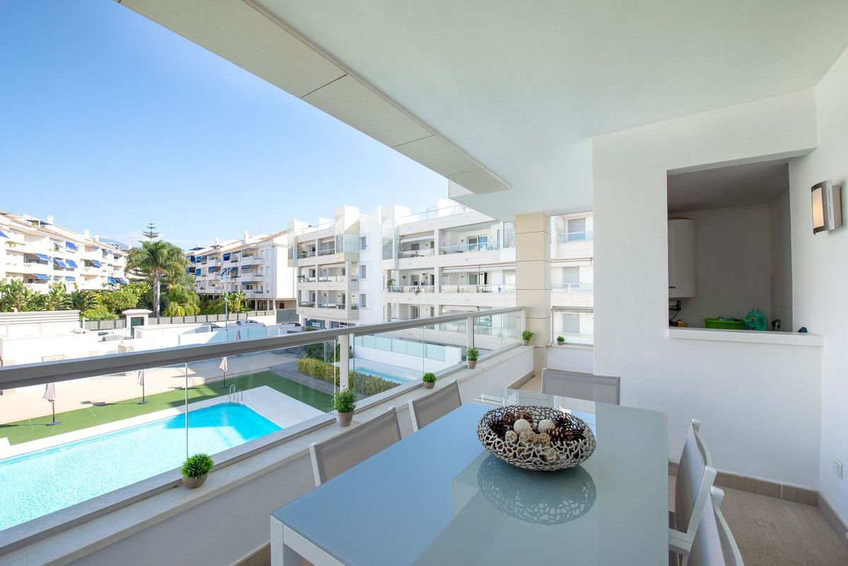 Apartament na środkowym piętrze w San Pedro de Alcántara, San Pedro de Alcántara, 1/12
