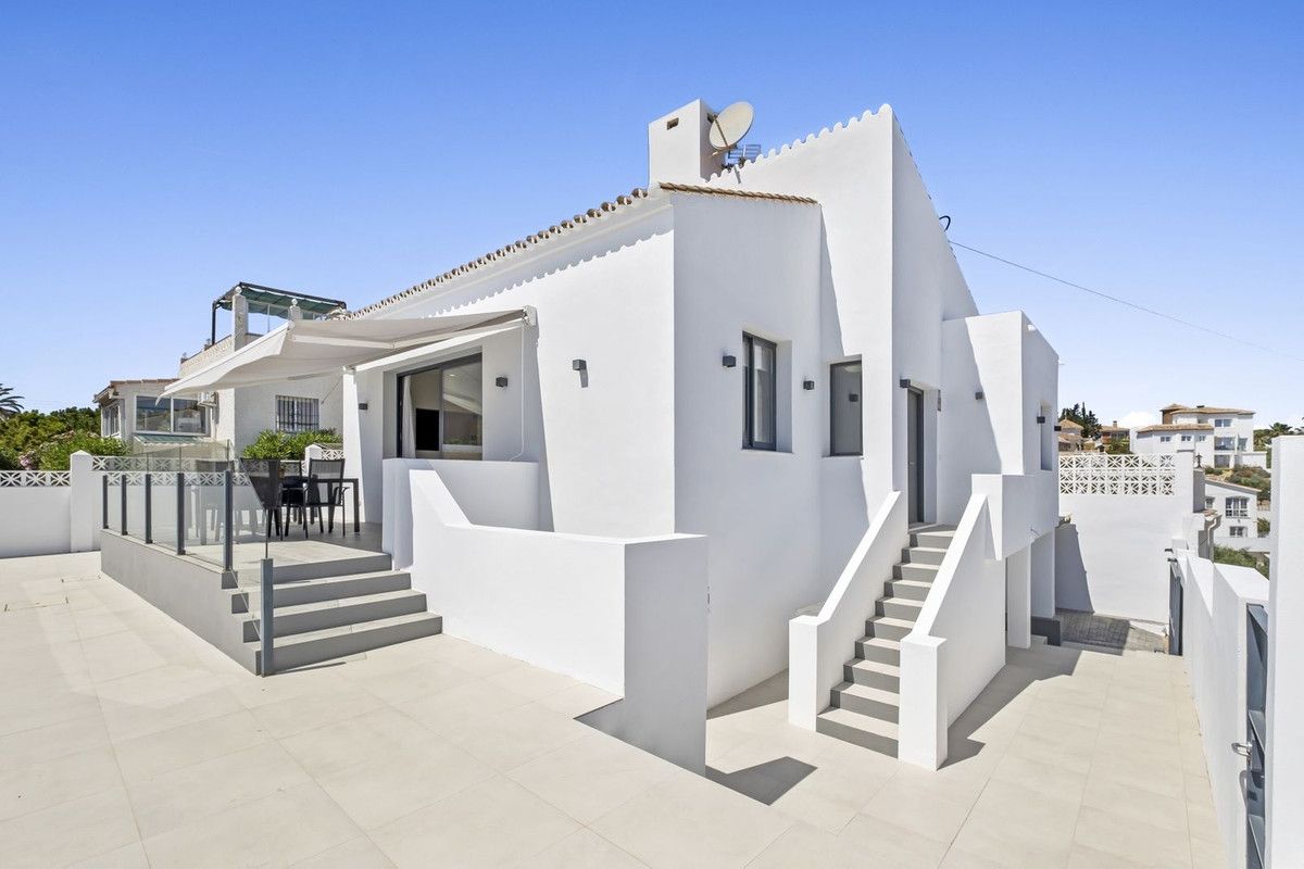Detached Villa in El Faro, El Faro, 2/12