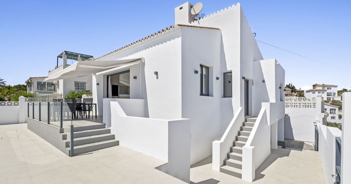 Detached Villa in El Faro, El Faro, 2/12