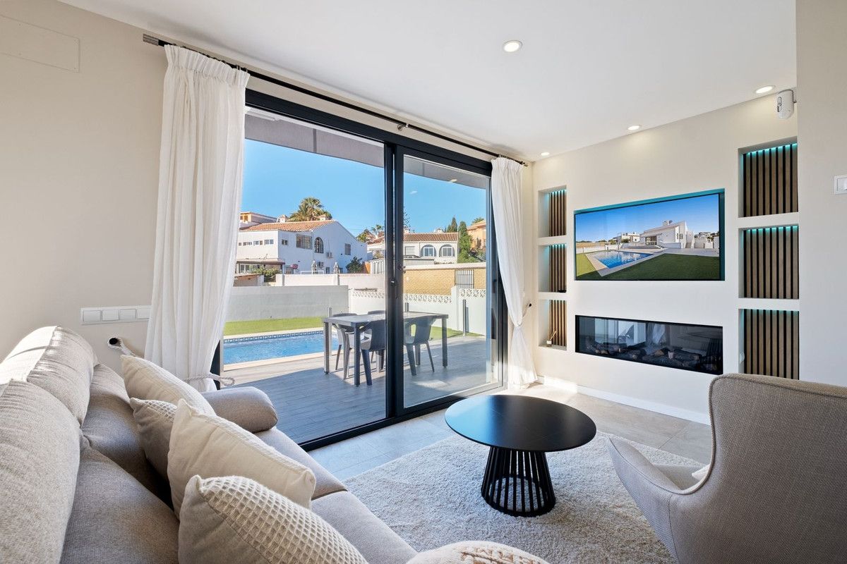 Detached Villa in El Faro, El Faro, 8/12