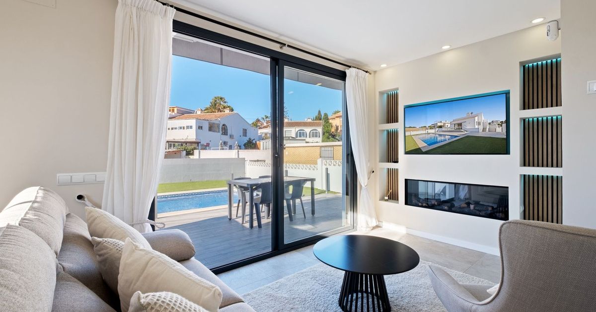Detached Villa in El Faro, El Faro, 8/12