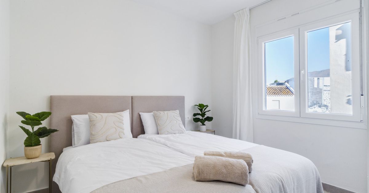 Middle Floor Apartment in Estepona, Estepona, 12/12