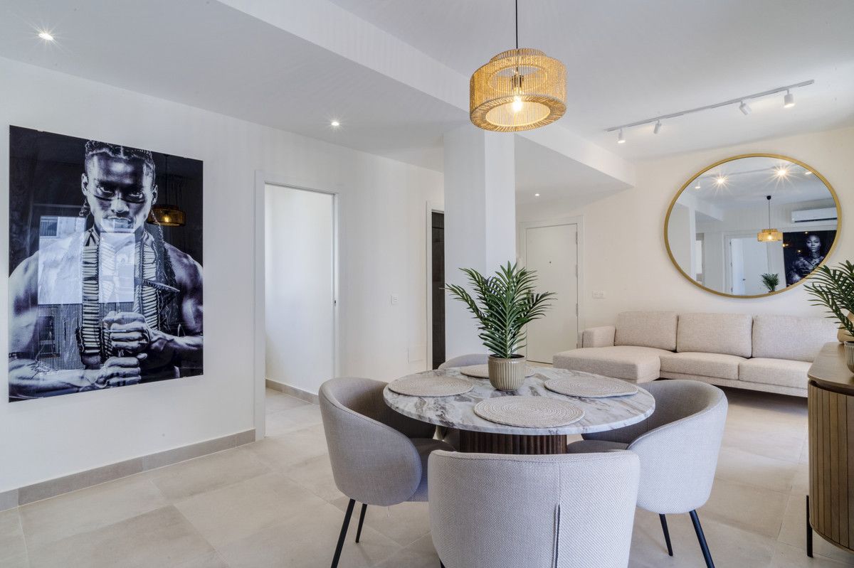 Middle Floor Apartment in Estepona, Estepona, 6/12