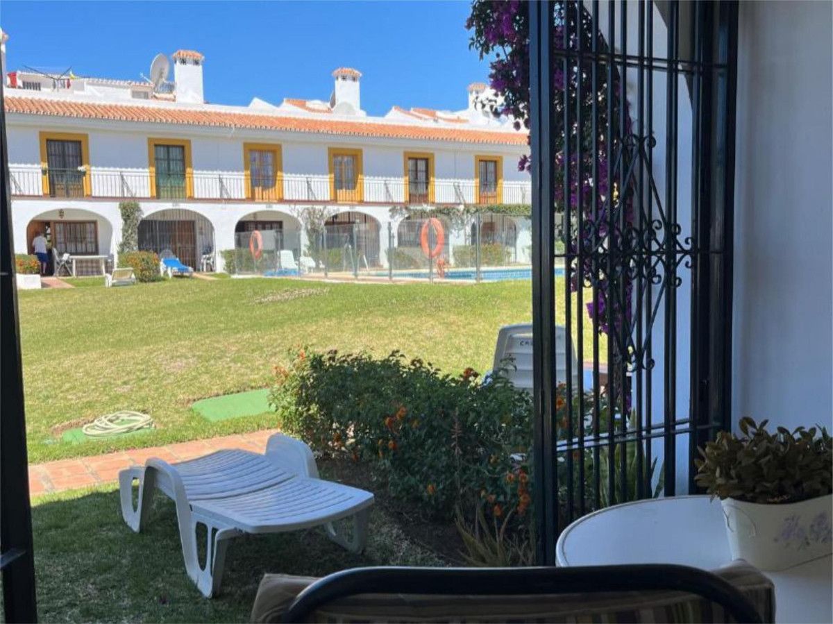 Townhouse in Calahonda, Calahonda, 4/12