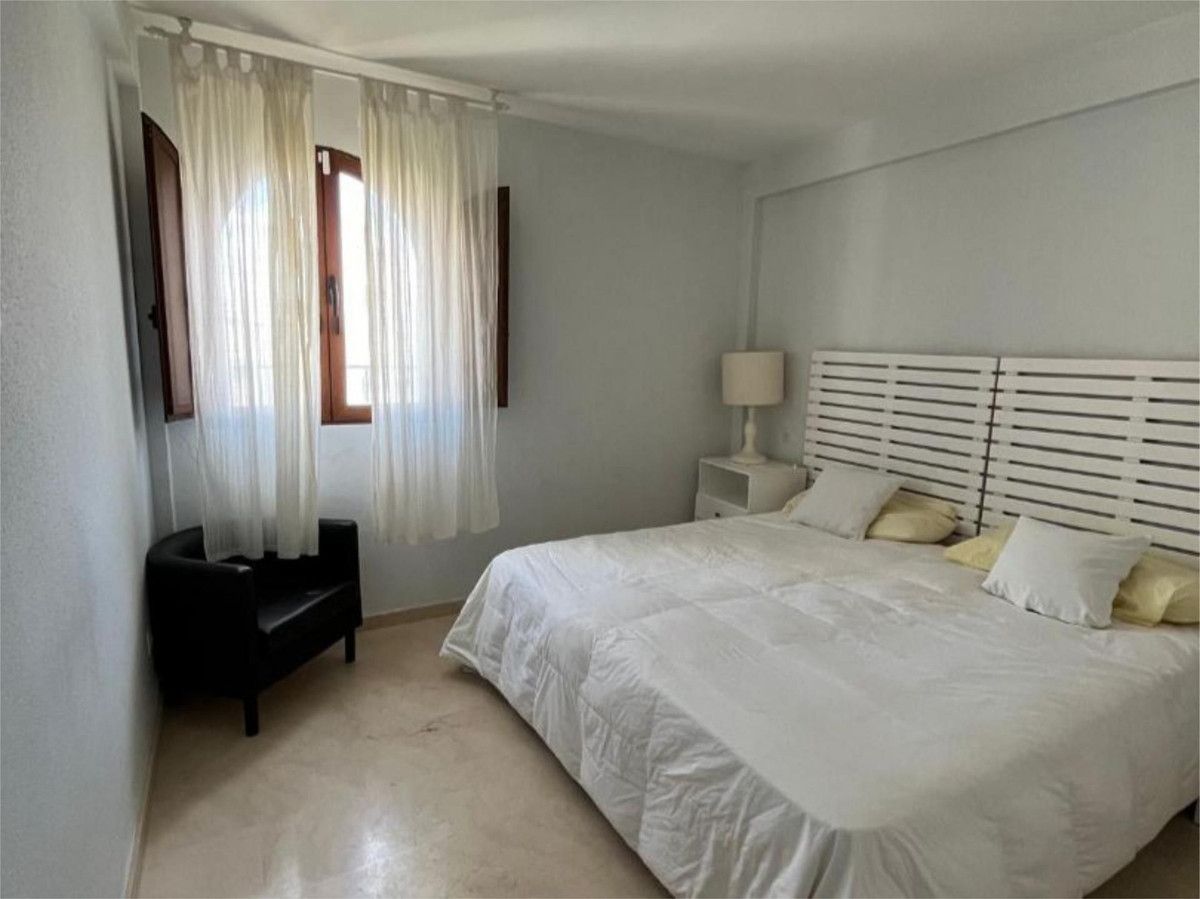 Townhouse in Calahonda, Calahonda, 9/12