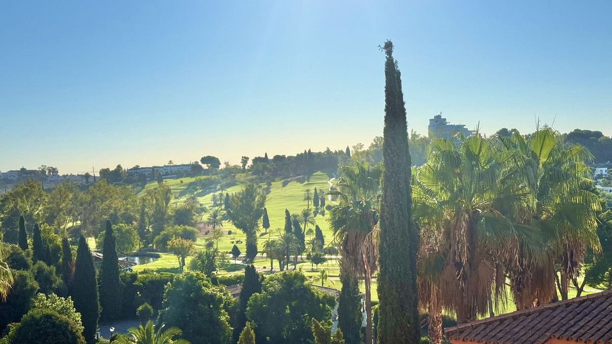 Appartement à l'étage intermédiaire à Benahavís, Benahavís, 1/12