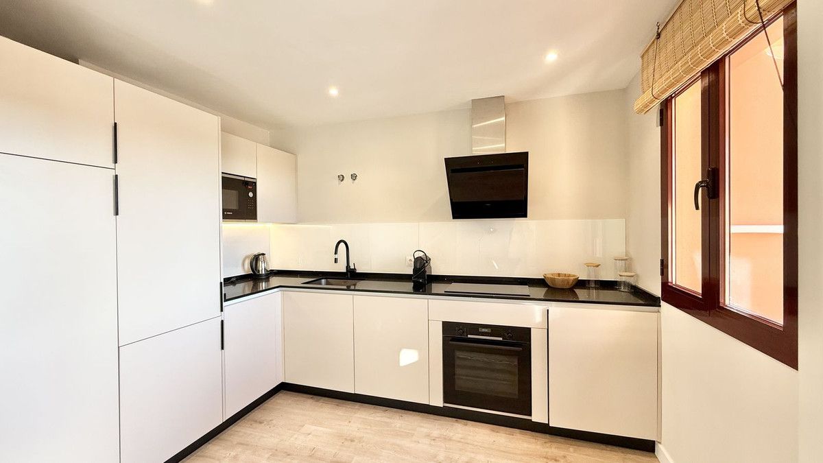 Appartement à l'étage intermédiaire à Benahavís, Benahavís, 11/12
