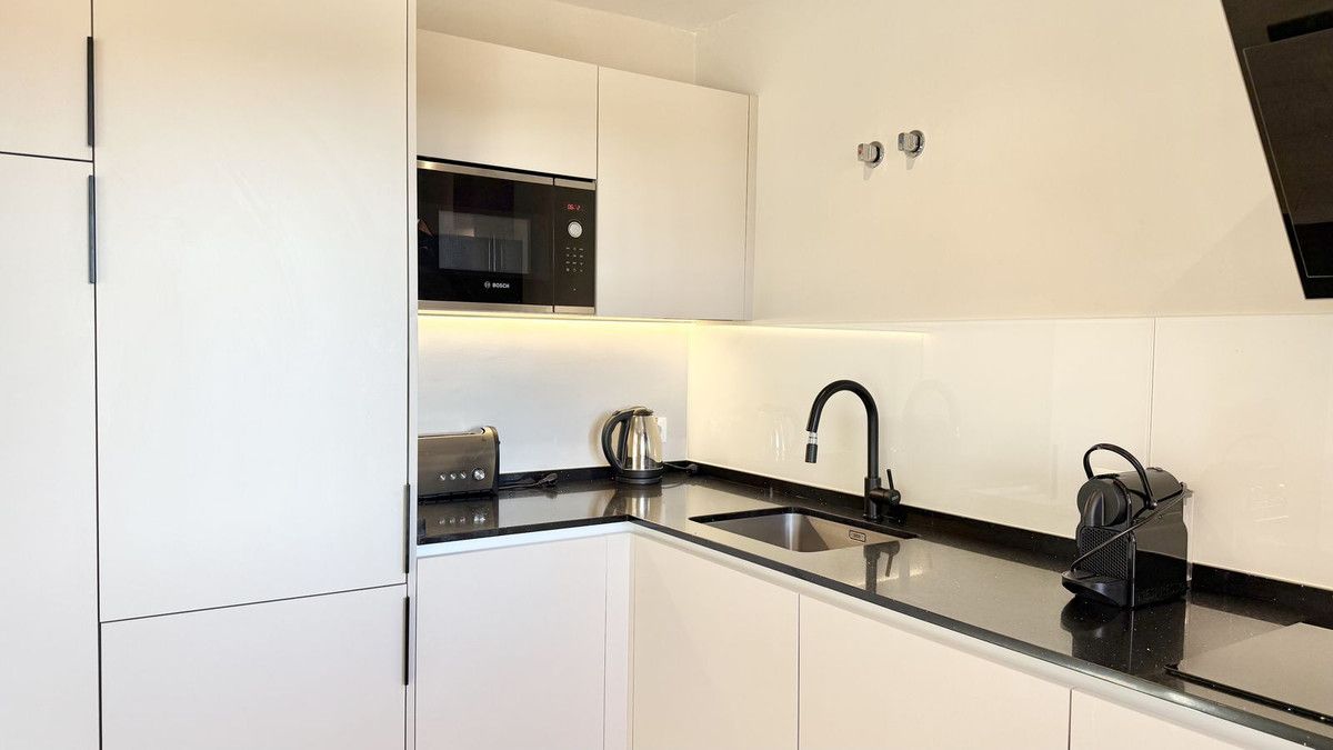 Appartement à l'étage intermédiaire à Benahavís, Benahavís, 12/12