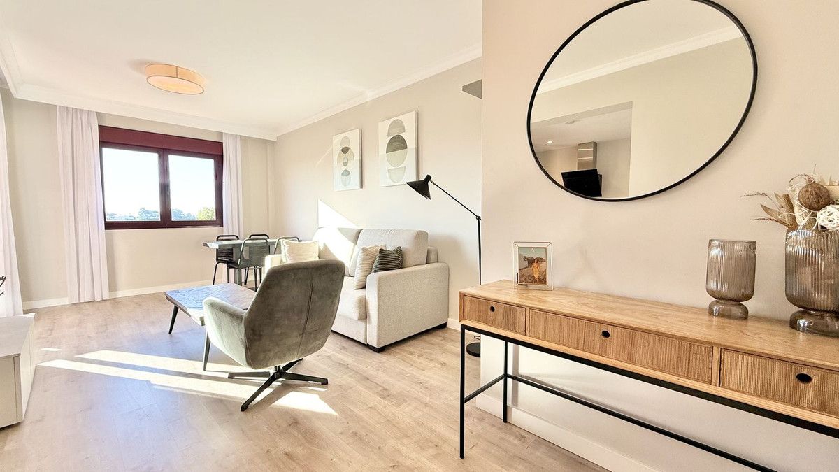 Appartement à l'étage intermédiaire à Benahavís, Benahavís, 3/12