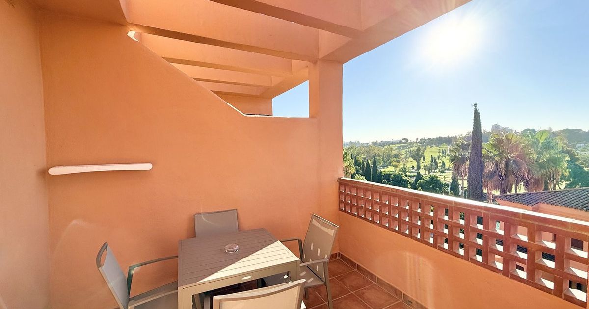 Appartement à l'étage intermédiaire à Benahavís, Benahavís, 7/12