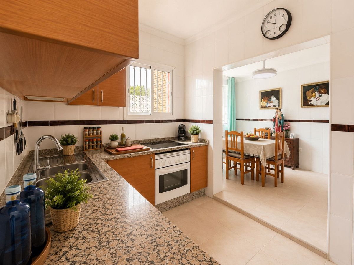 Detached Villa in Manilva, Manilva, 5/12