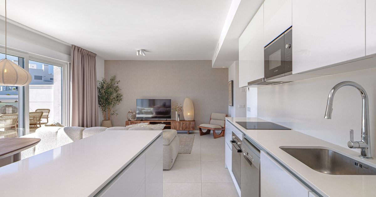 Middle Floor Apartment in Estepona, Estepona, 10/12