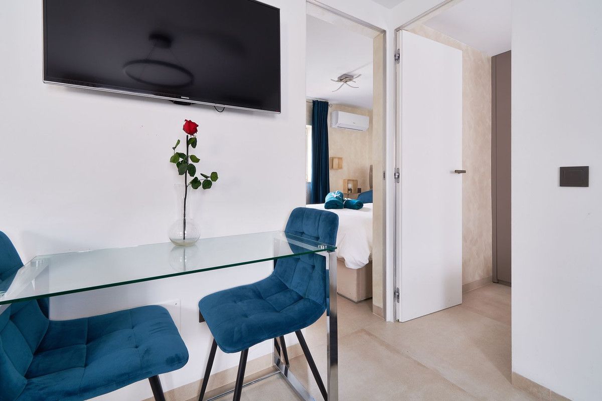 Appartement en étage moyen à Marbella, Marbella, 6/12