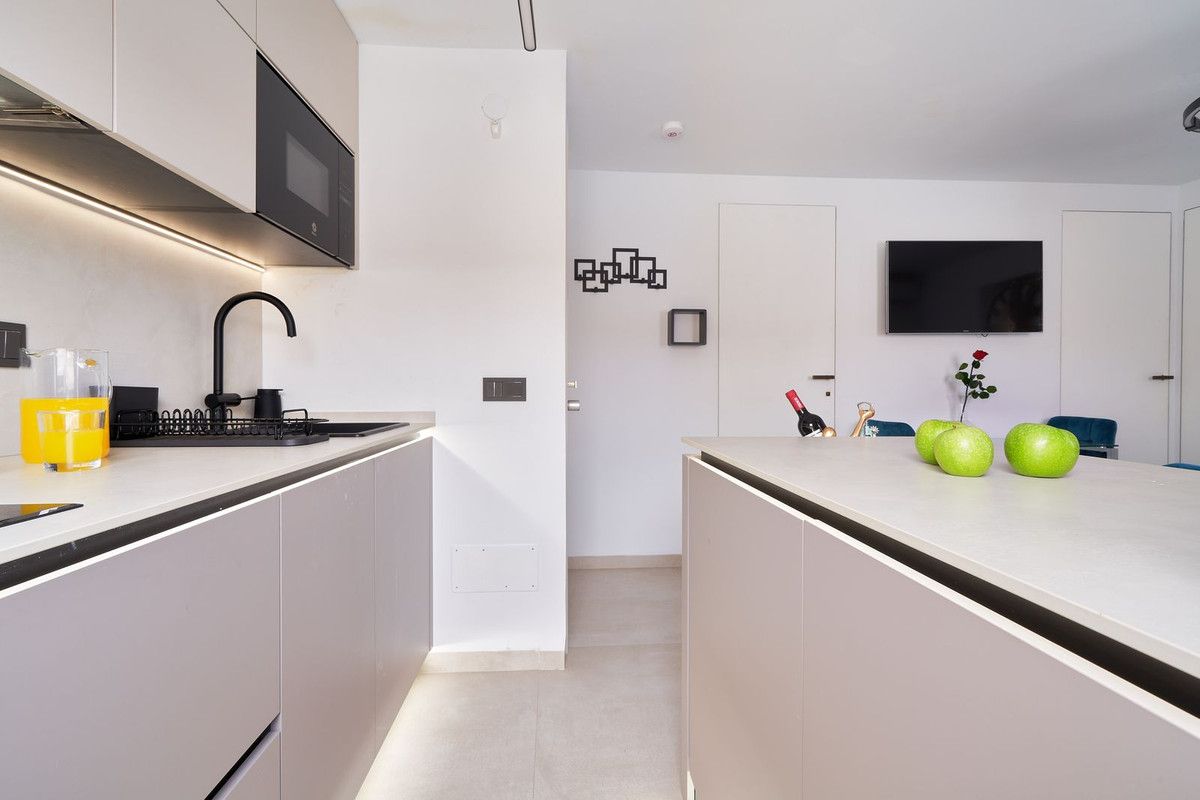 Appartement en étage moyen à Marbella, Marbella, 10/12
