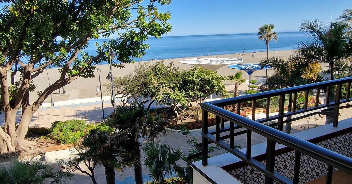 Apartamento de planta media en Estepona, Estepona, 1/12
