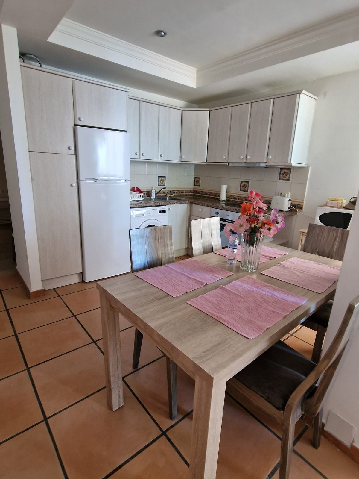 Apartamento de planta media en Estepona, Estepona, 4/12