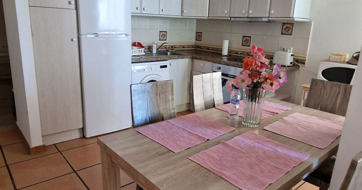 Apartamento de planta media en Estepona, Estepona, 4/12