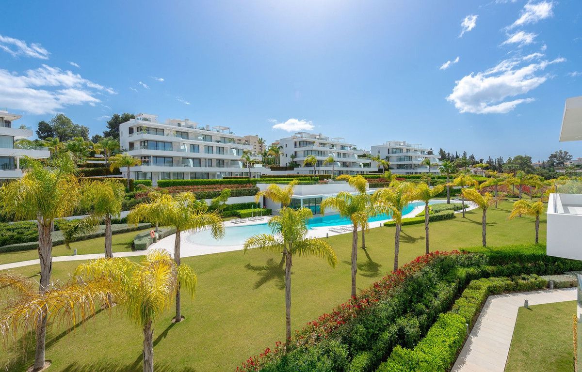 Апартаменты на среднем этаже в Estepona, Estepona, 4/12