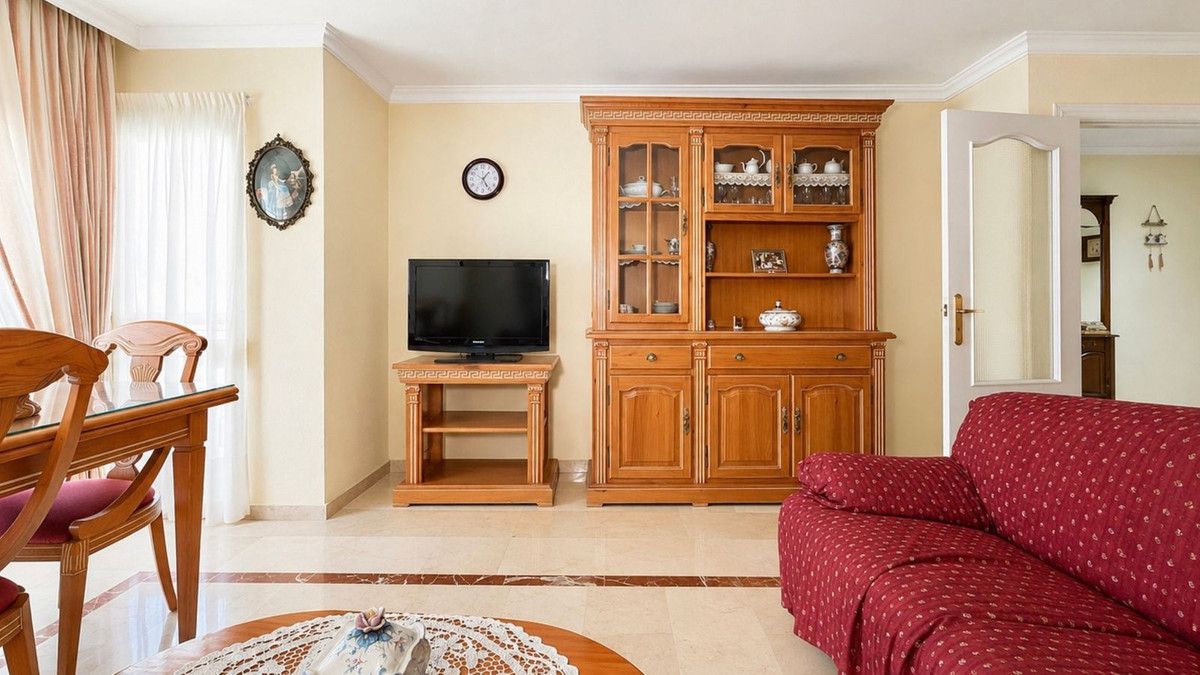 Middle Floor Apartment in Estepona, Estepona, 7/12