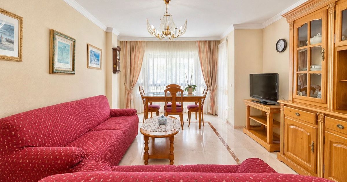 Middle Floor Apartment in Estepona, Estepona, 8/12
