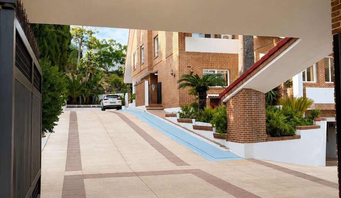 Villa in Estepona, El Paraiso, Estepona, 8/12