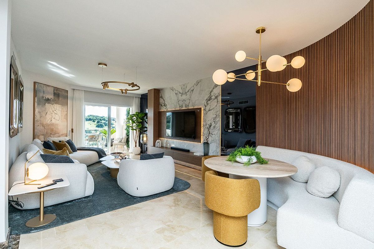 Middle Floor Apartment in Bel Air, Bel Air, 1/12