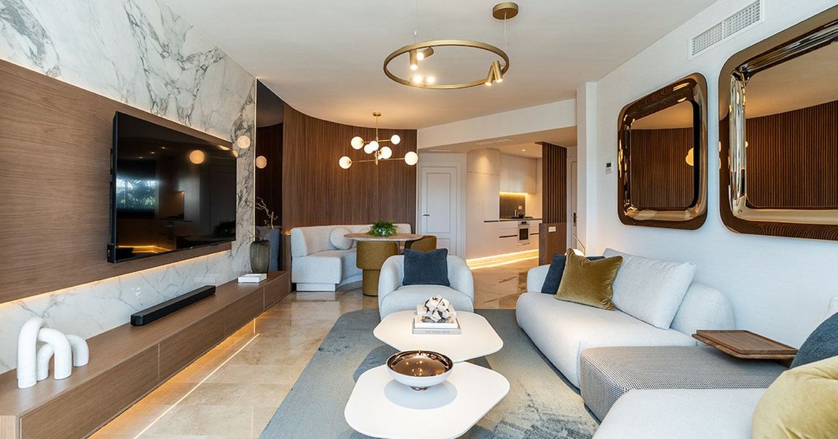 Middle Floor Apartment in Bel Air, Bel Air, 8/12