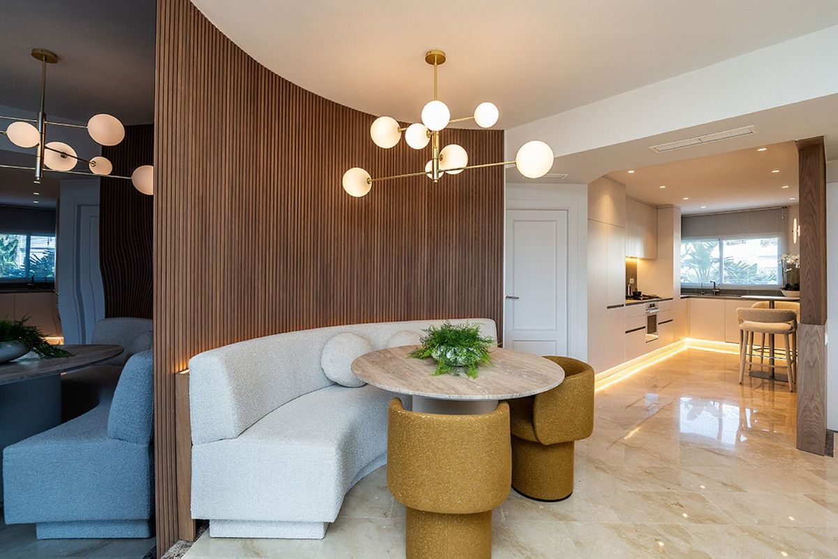 Middle Floor Apartment in Bel Air, Bel Air, 10/12