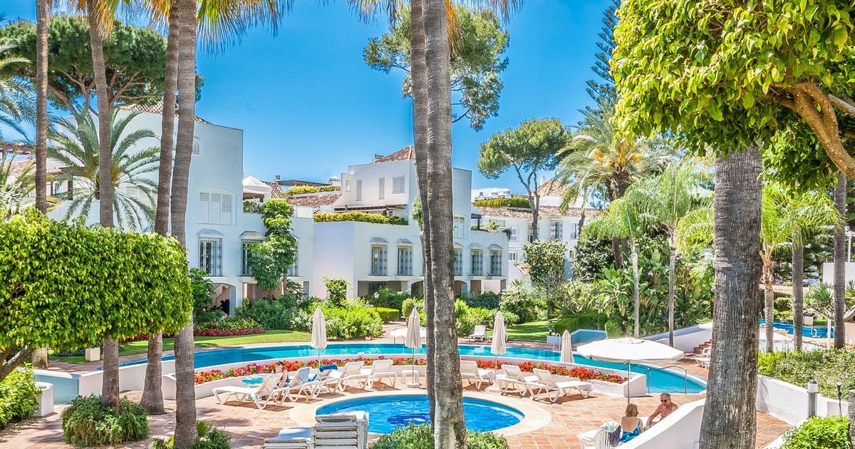 Mittelgeschoss-Wohnung in Elviria, Elviria, 1/12