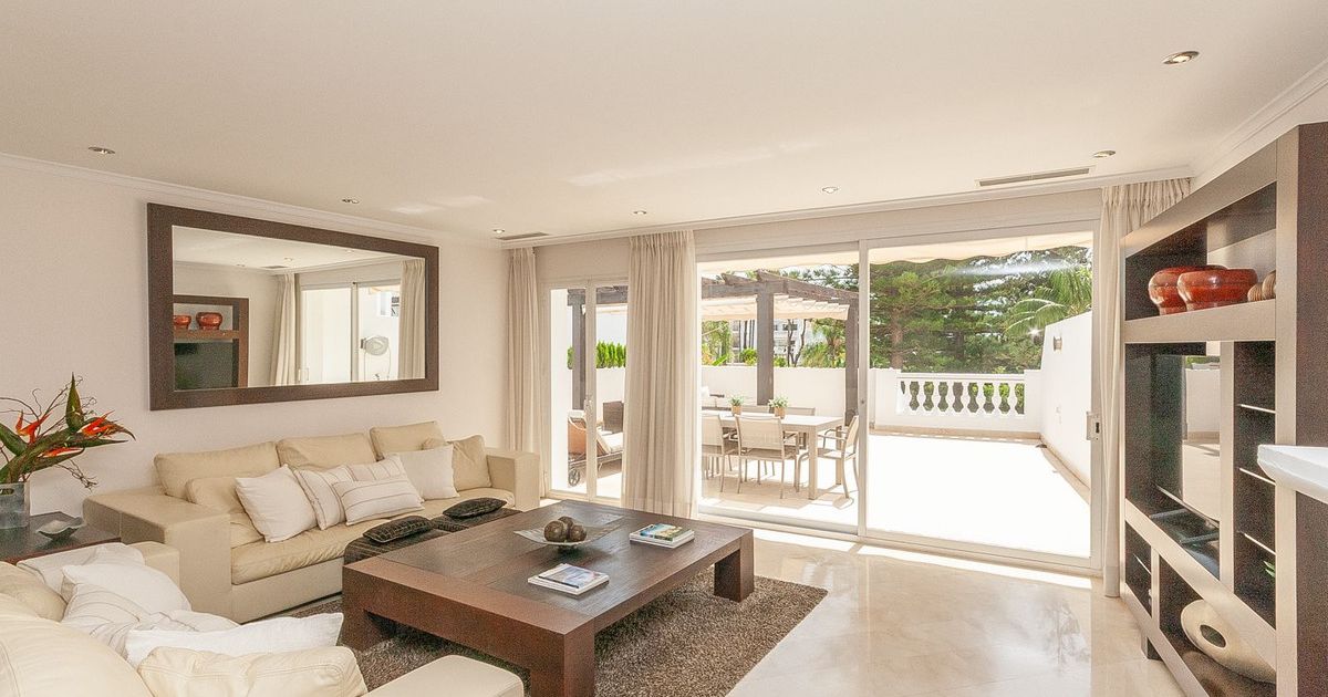 Mittelgeschoss-Wohnung in Elviria, Elviria, 3/12