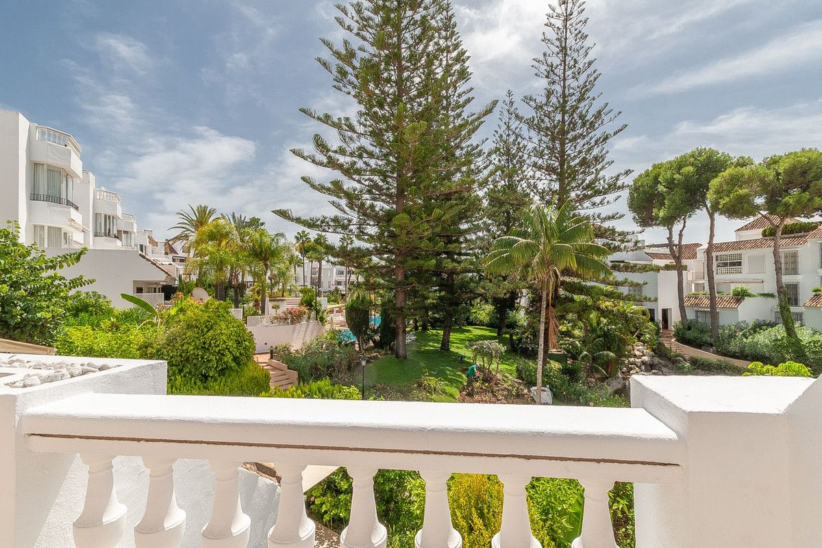 Mittelgeschoss-Wohnung in Elviria, Elviria, 9/12