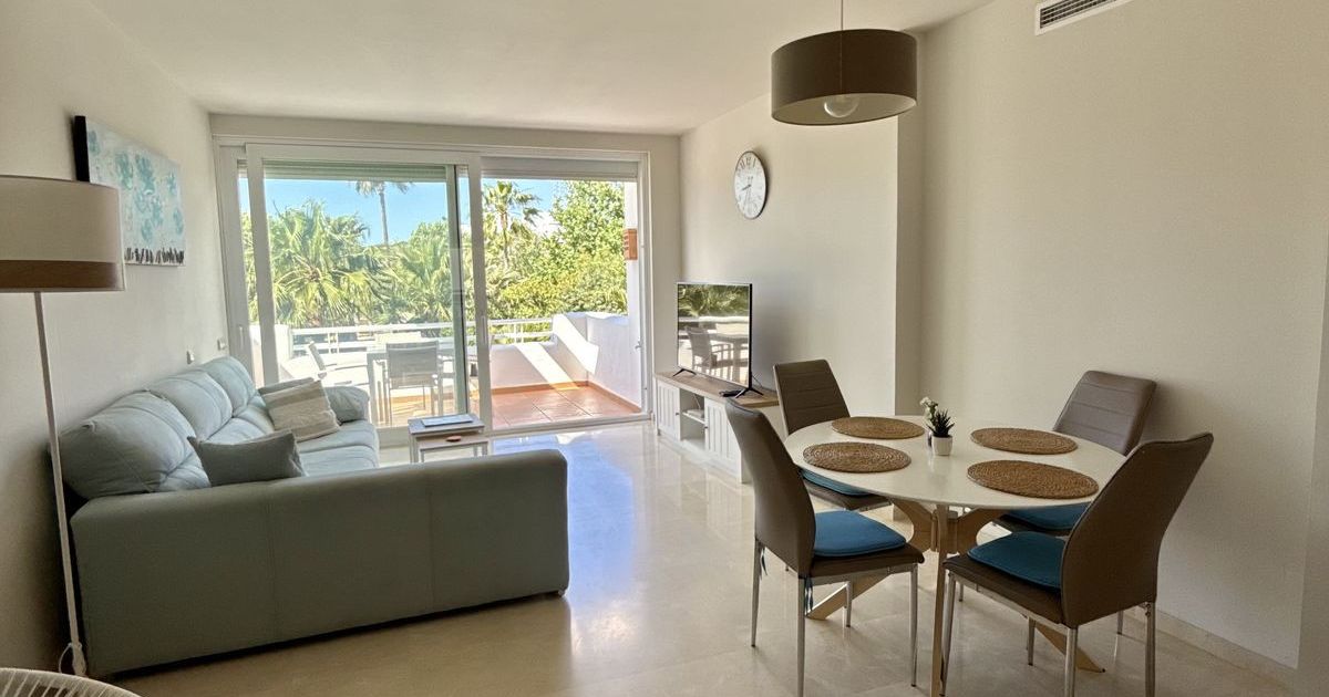 Apartamento en planta media en Estepona, Estepona, 4/12