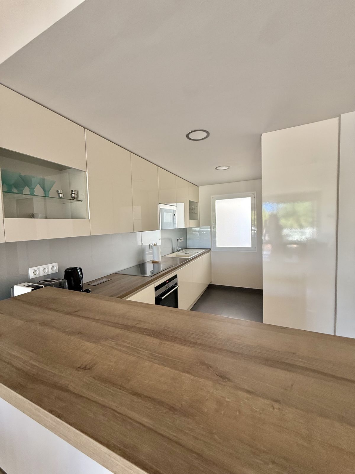 Apartamento en planta media en Estepona, Estepona, 6/12