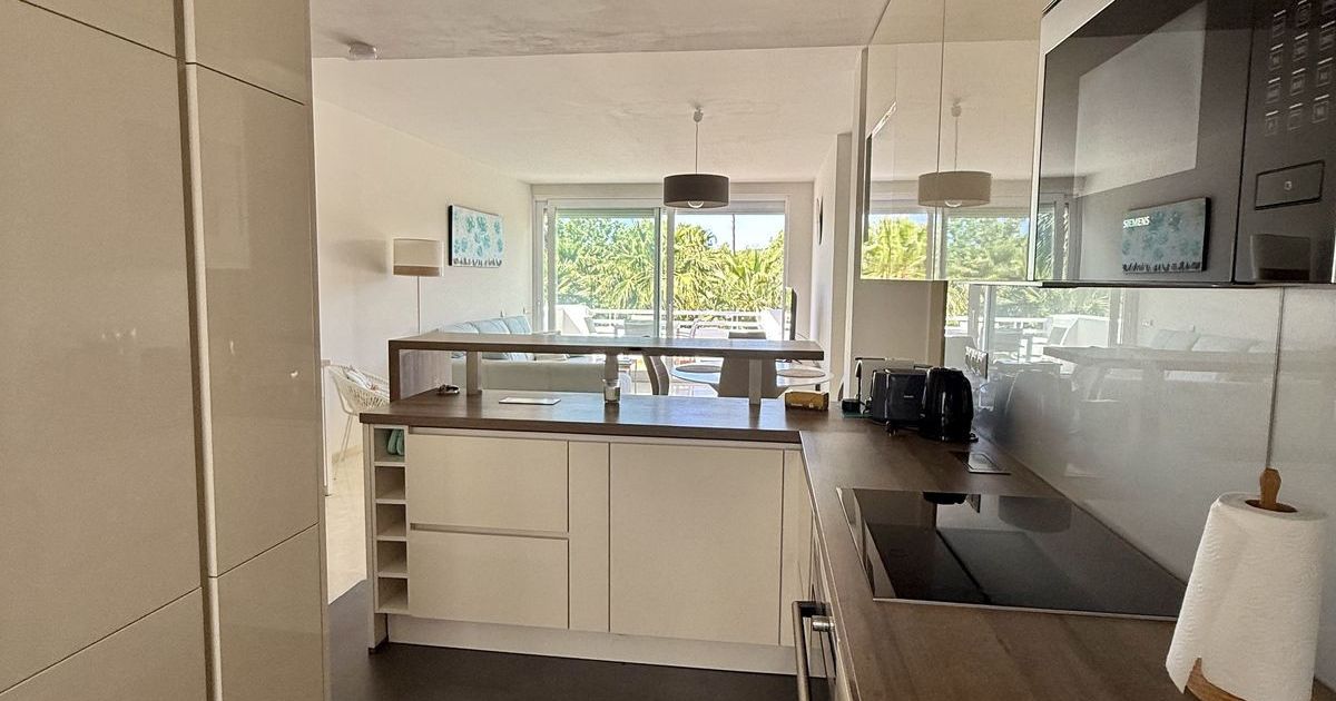 Apartamento en planta media en Estepona, Estepona, 8/12