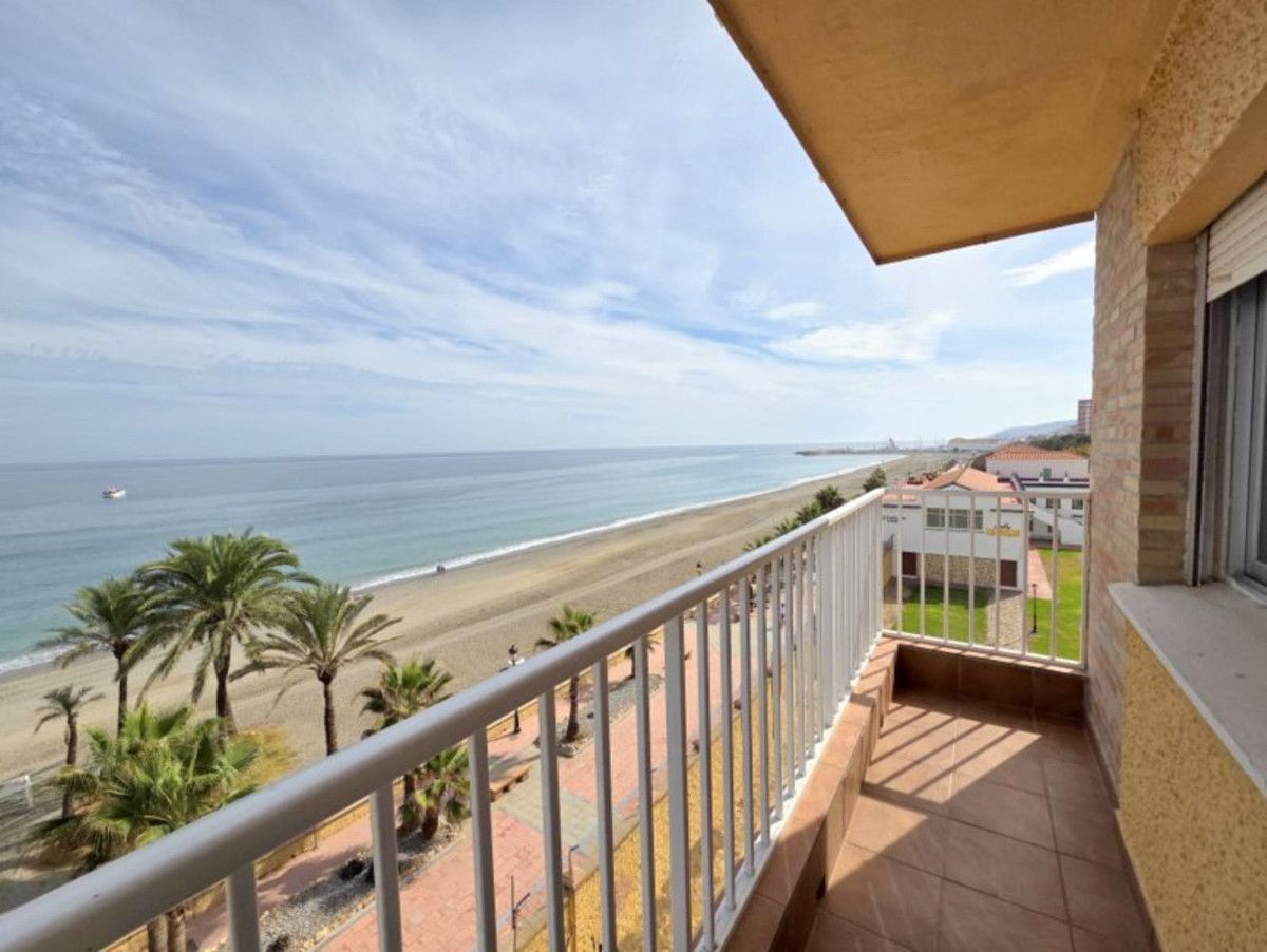 Wohnung in der mittleren Etage in San Luis de Sabinillas, San Luis de Sabinillas, 1/12