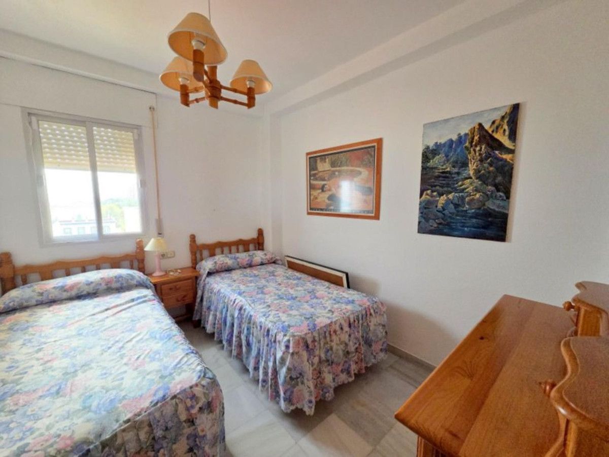 Wohnung in der mittleren Etage in San Luis de Sabinillas, San Luis de Sabinillas, 12/12