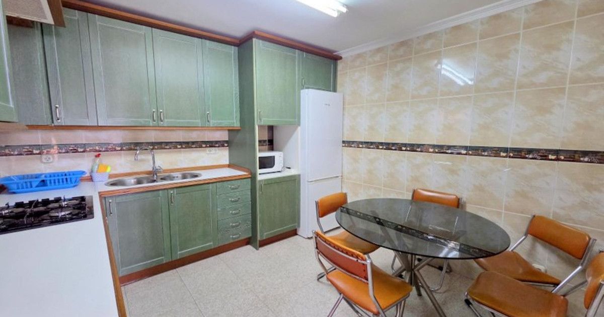 Wohnung in der mittleren Etage in San Luis de Sabinillas, San Luis de Sabinillas, 8/12
