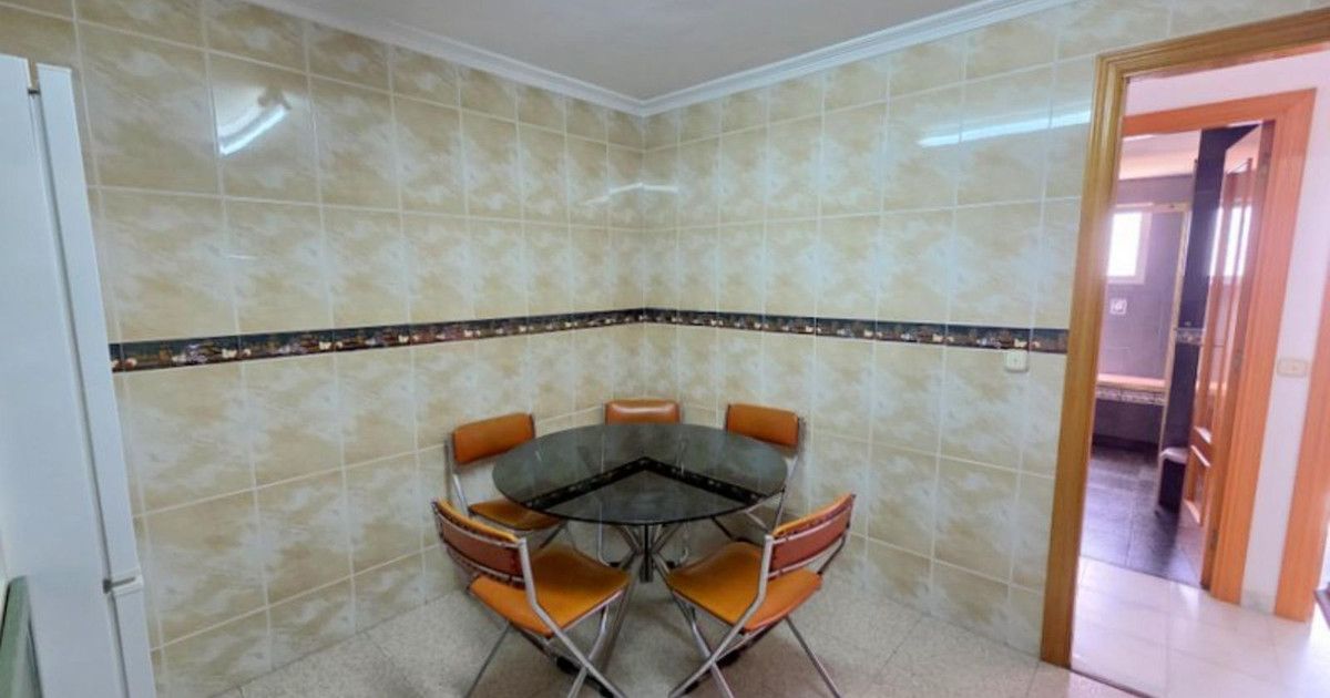 Wohnung in der mittleren Etage in San Luis de Sabinillas, San Luis de Sabinillas, 9/12