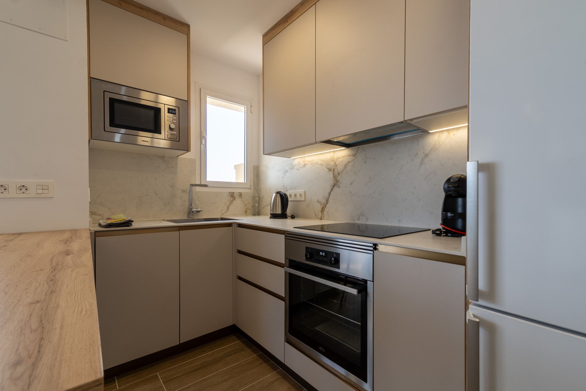 Appartement à Marbella East, Elviria Playa, Marbella East, 8/12