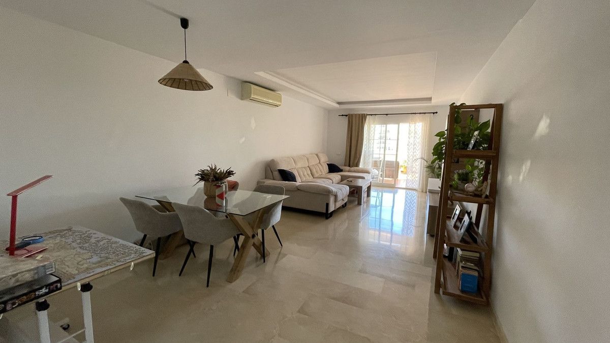 Lägenhet på mellanplan i Estepona, Estepona, 2/12