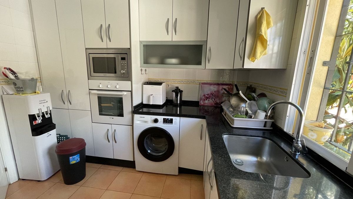 Lägenhet på mellanplan i Estepona, Estepona, 5/12