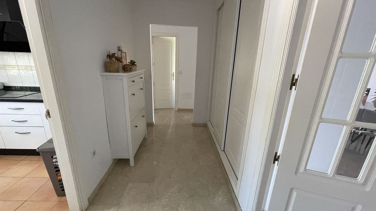Lägenhet på mellanplan i Estepona, Estepona, 7/12