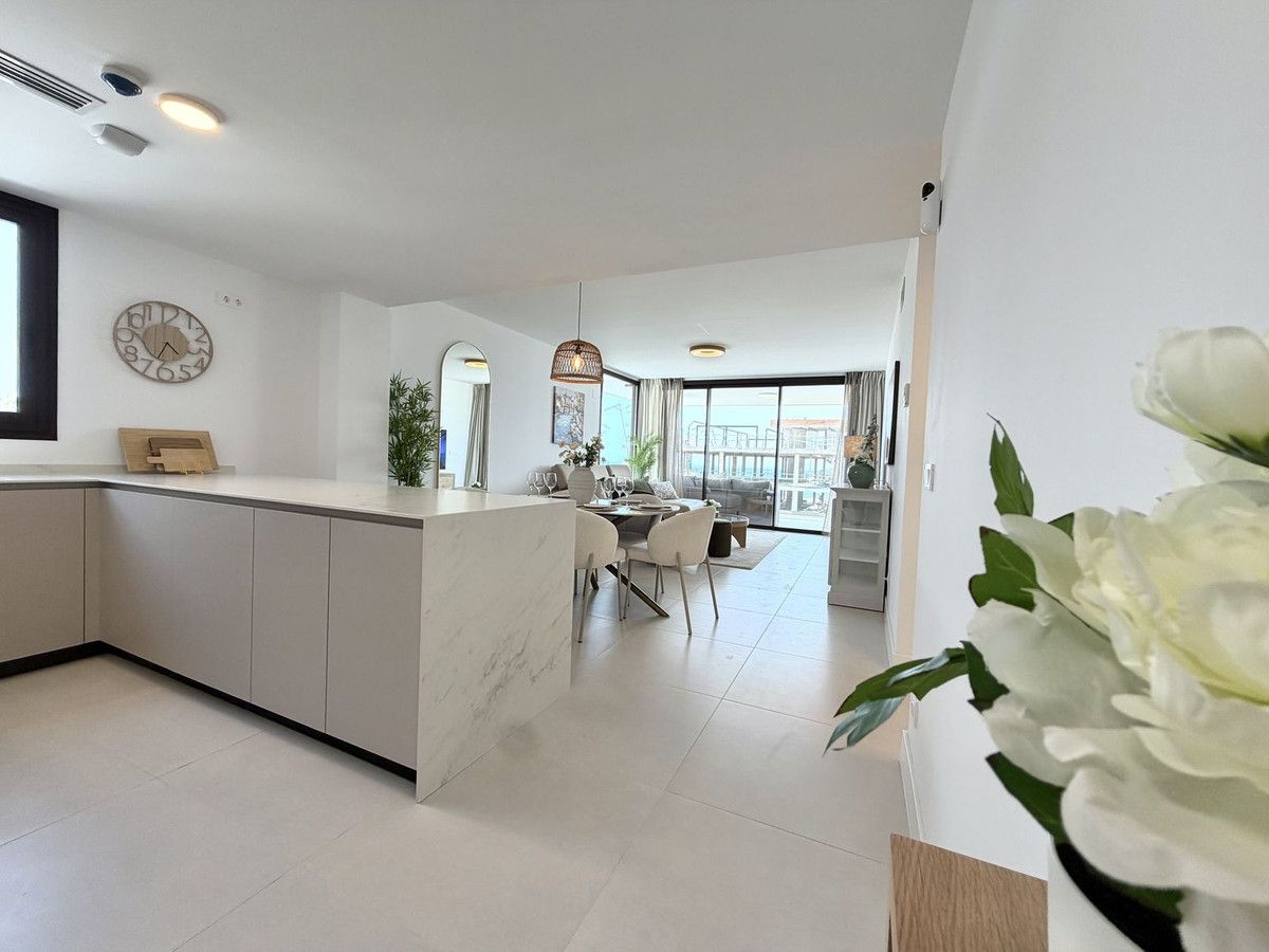 Middle Floor Apartment in Fuengirola, Fuengirola, 8/12