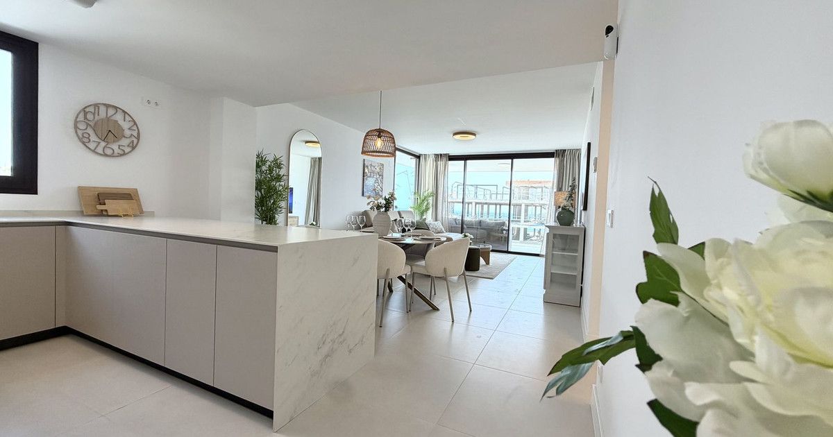 Middle Floor Apartment in Fuengirola, Fuengirola, 8/12