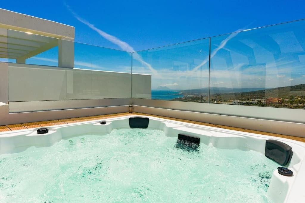 Town House in Manilva, Bahia de las Rocas, Manilva, 5/12